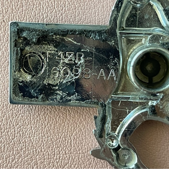 MUSTANG original badge - right. - Picture 3 of 10